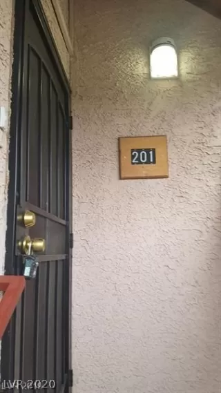 Photo #1: 2177090 Listing 