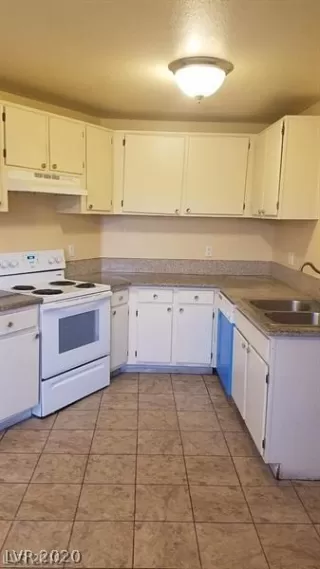 Photo #3: 2177090 Listing 