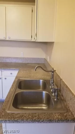 Photo #4: 2177090 Listing 