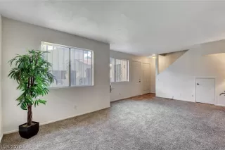 Photo #4: 2177132 Listing