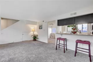 Photo #5: 2177132 Listing