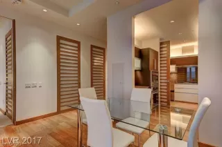 Photo #3: 2177285 Listing