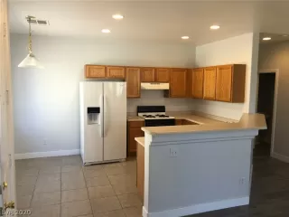 Photo #3: 2177287 Listing