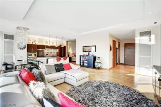 Photo #6: 2177296 Listing