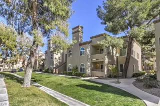 Photo #3: 2177361 Listing