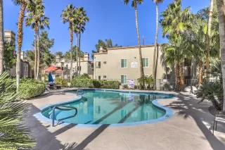 Photo #5: 2177361 Listing