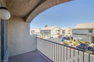 Photo #5: 2177363 Listing