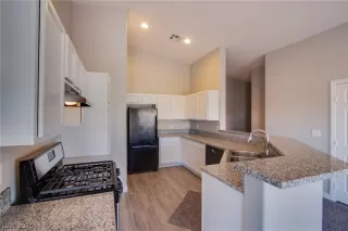 Photo #6: 2177363 Listing