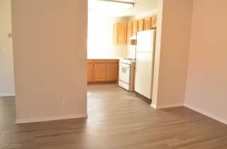 Photo #5: 2177369 Listing