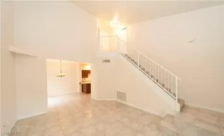 Photo #2: 2177413 Listing