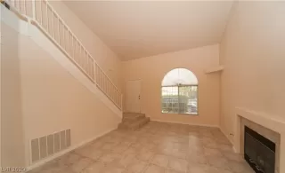 Photo #3: 2177413 Listing