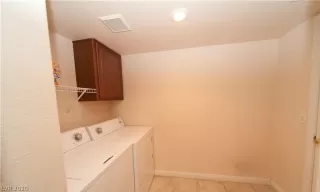 Photo #5: 2177413 Listing