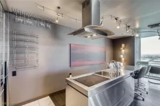 Photo #3: 2177450 Listing