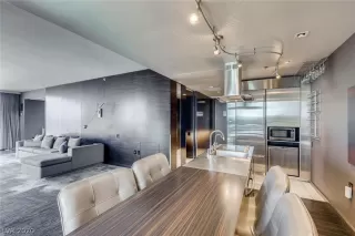 Photo #4: 2177450 Listing