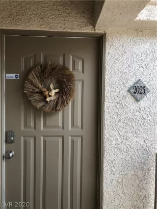 Photo #2: 2177512 Listing