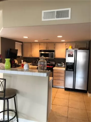 Photo #4: 2177512 Listing