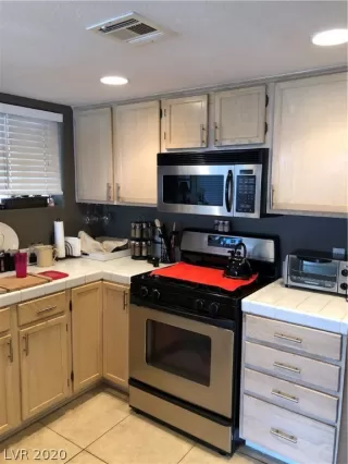 Photo #5: 2177512 Listing