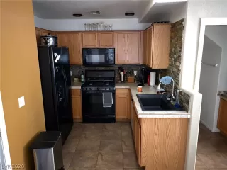 Photo #1: 2177530 Listing 