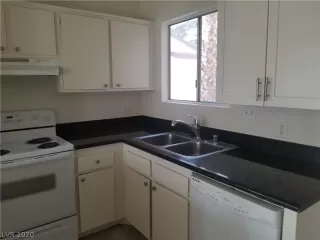 Photo #1: 2177666 Listing 