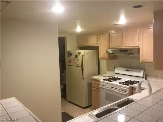 Photo #5: 2177679 Listing 
