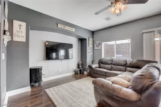 Photo #4: 2177747 Listing 