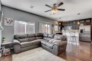 Photo #5: 2177747 Listing 