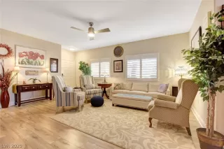 Photo #5: 2177755 Listing