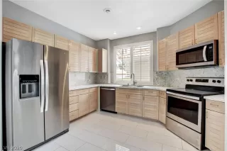 Photo #6: 2177773 Listing