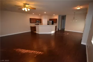 Photo #5: 2177802 Listing