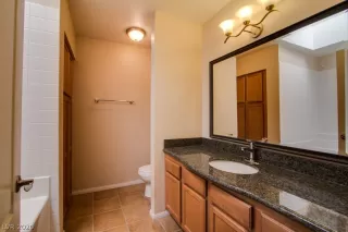 Photo #6: 2177824 Listing