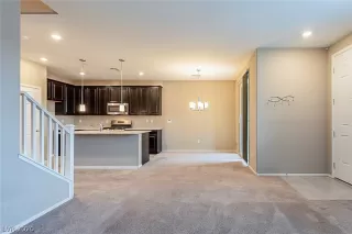 Photo #2: 2177837 Listing