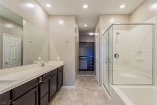 Photo #3: 2177837 Listing