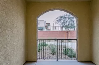 Photo #4: 2177837 Listing