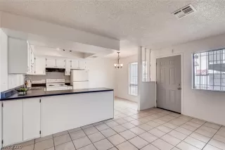 Photo #2: 2177868 Listing 