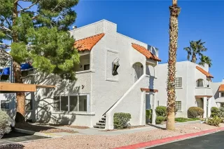 Photo #2: 2177898 Listing