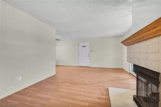 Photo #3: 2177898 Listing