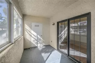 Photo #5: 2177898 Listing