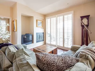 Photo #2: 2177949 Listing