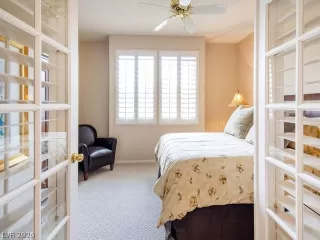 Photo #4: 2177949 Listing