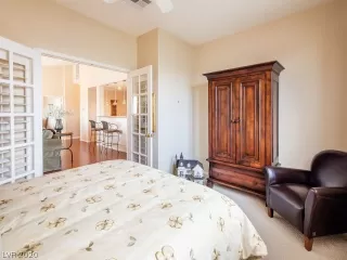 Photo #6: 2177949 Listing