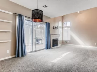 Photo #5: 2177967 Listing