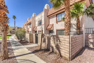 Photo #3: 2177977 Listing