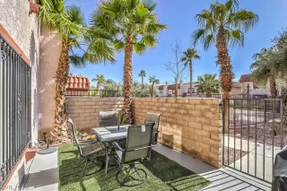 Photo #4: 2177977 Listing