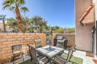 Photo #5: 2177977 Listing