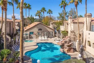 Photo #4: 2178043 Listing