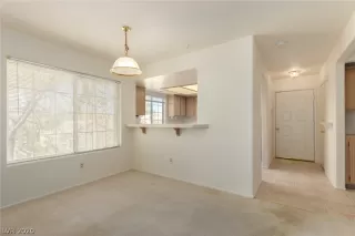 Photo #6: 2178043 Listing