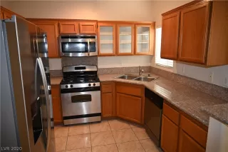 Photo #3: 2178045 Listing