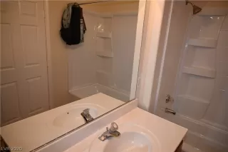 Photo #6: 2178045 Listing