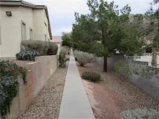 Photo #5: 2178089 Listing