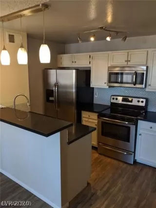 Photo #2: 2178174 Listing